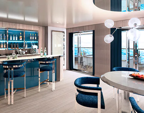 YC4  	Yacht Club Owner's Suite